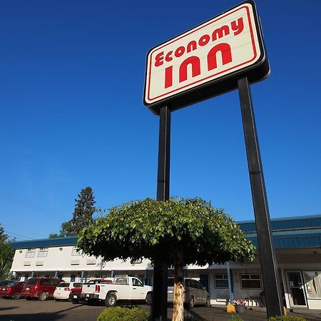Economy Inn Prince George Exterior foto