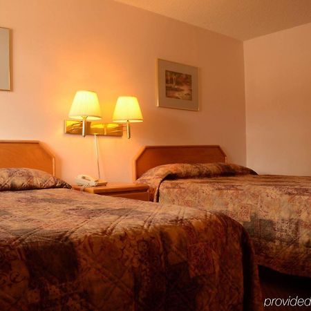 Economy Inn Prince George Exterior foto