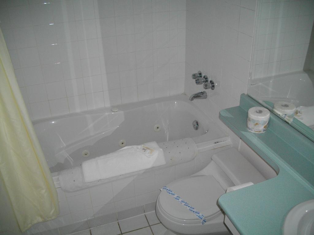 Economy Inn Prince George Habitación foto